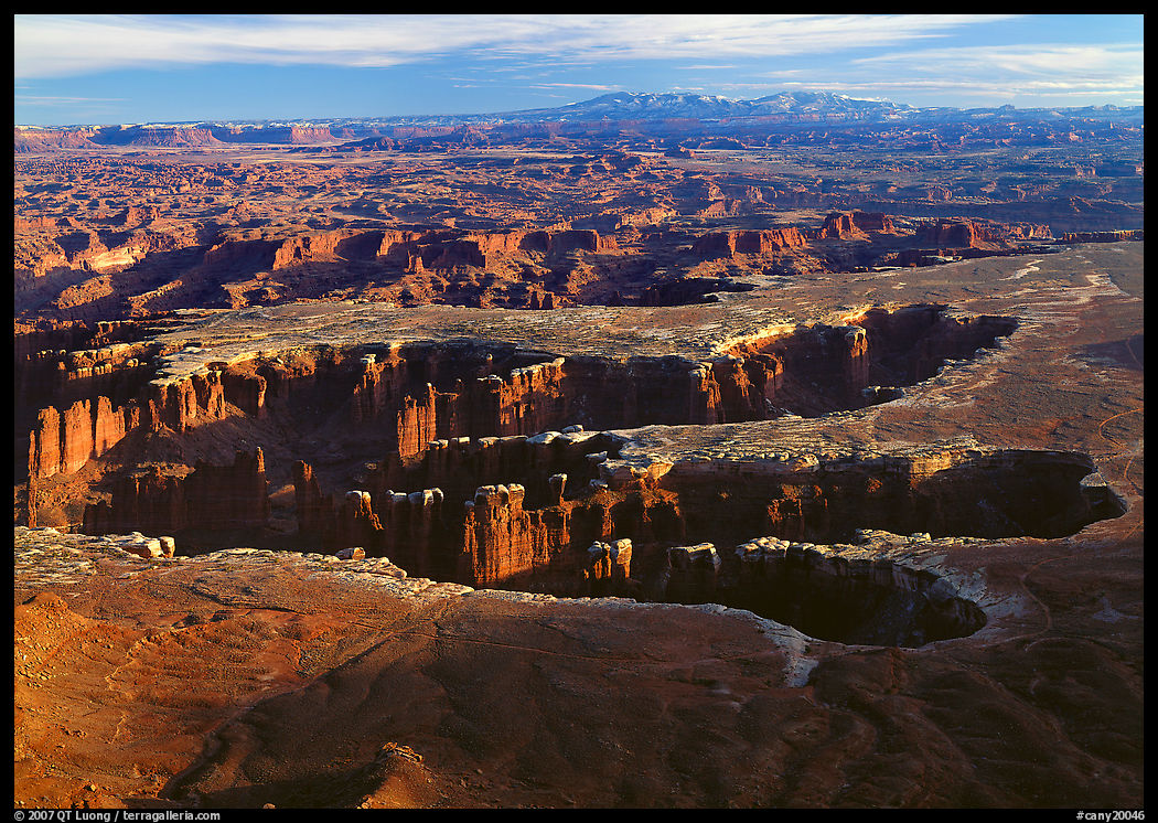 Maze of interlocked canyons from Grand view point, Island in the sky. Canyonlands National Park, Utah, USA.