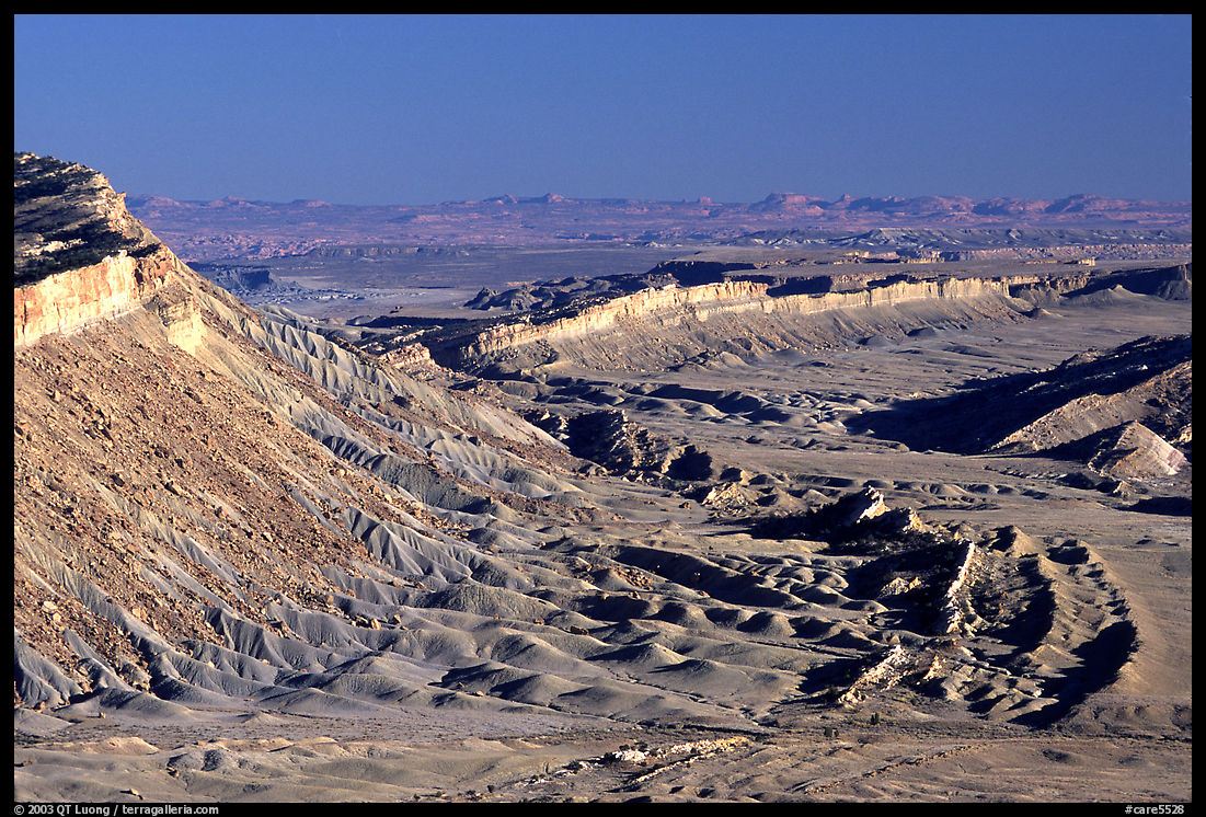 Waterpocket Fold from Strike Valley overlook, late afternoon. Capitol Reef National Park, Utah, USA.