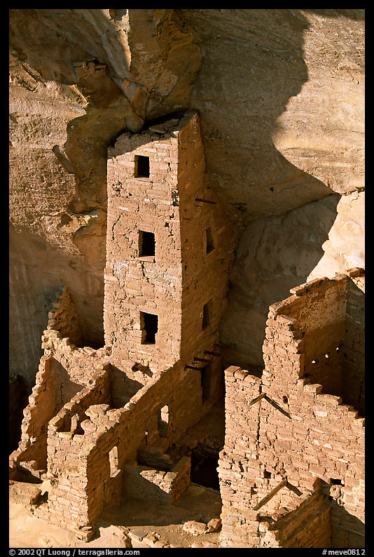 Square Tower house, tallest ruin in Mesa Verde, late afternoon. Mesa Verde National Park