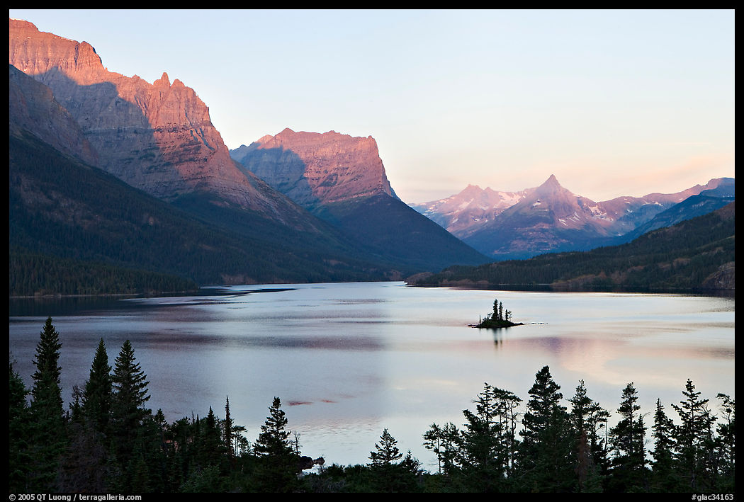 St Mary Lake, Lewis Range, sunrise. Glacier National Park, Montana, USA.