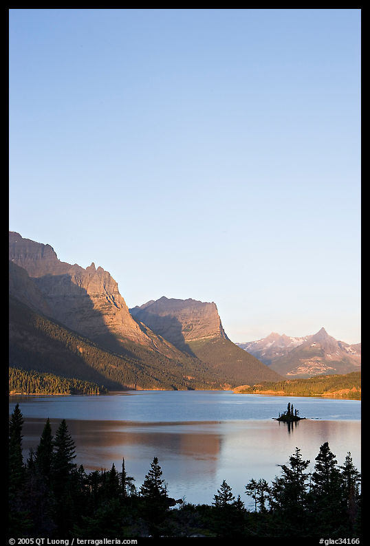 St Mary Lake and Wild Goose Island at sunrise. Glacier National Park, Montana, USA.
