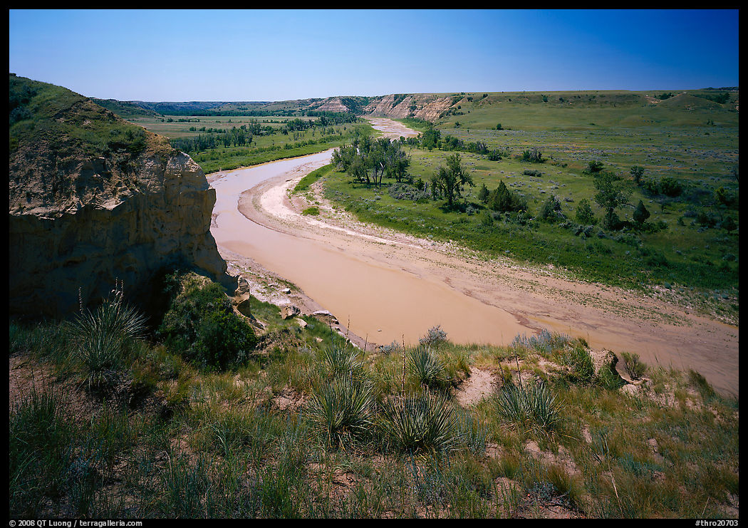 Bend of the Little Missouri River, and Wind Canyon. Theodore Roosevelt  National Park, North Dakota, USA.