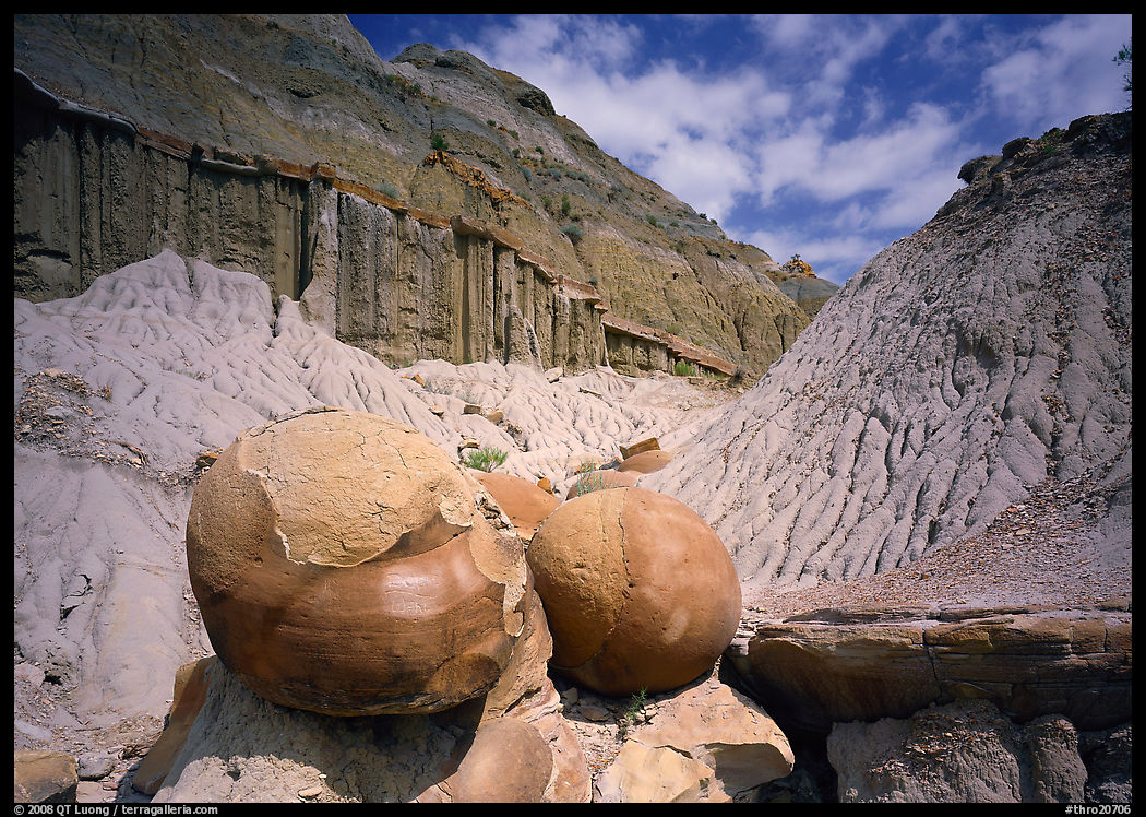 Big cannon ball formations in eroded badlands, North Unit. Theodore Roosevelt  National Park, North Dakota, USA.
