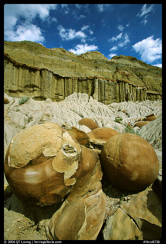 Cannon ball concretions and erosion formations. Theodore Roosevelt  National Park, North Dakota, USA.