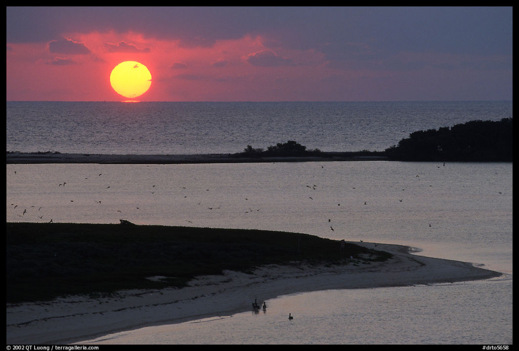 Sunrise over Long Key and Atlantic Ocean. Dry Tortugas  National Park, Florida, USA.