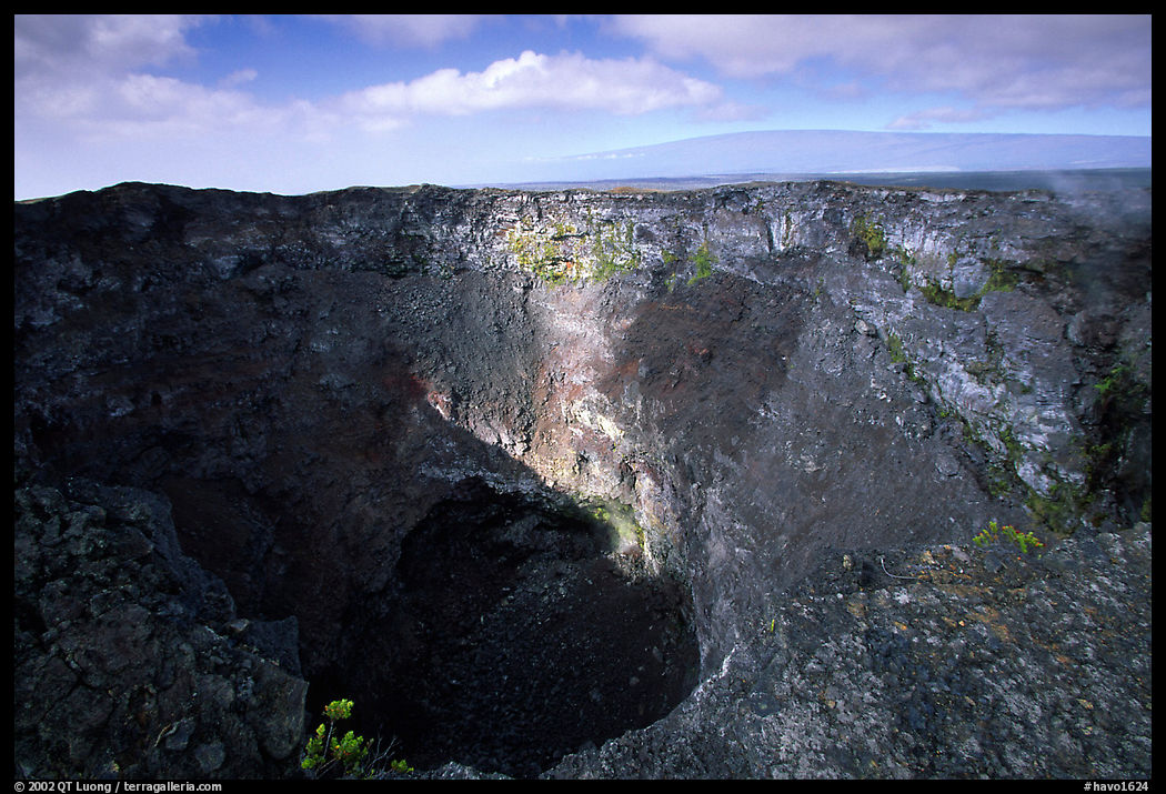 Mauna Ulu crater. Hawaii Volcanoes National Park, Hawaii, USA.