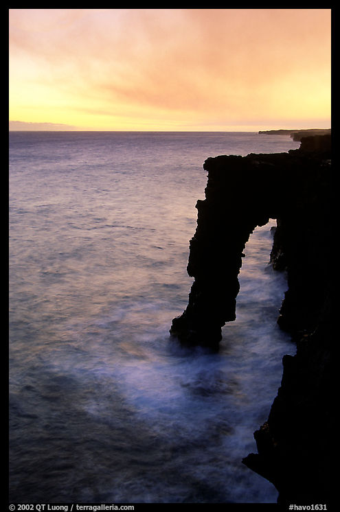 Holei sea arch at sunset. Hawaii Volcanoes National Park, Hawaii, USA.