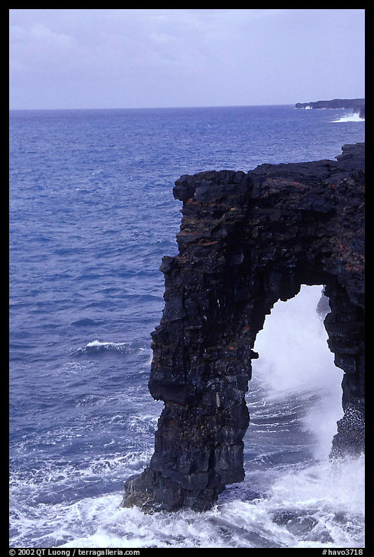 Holei Sea Arch in the morning. Hawaii Volcanoes National Park, Hawaii, USA.