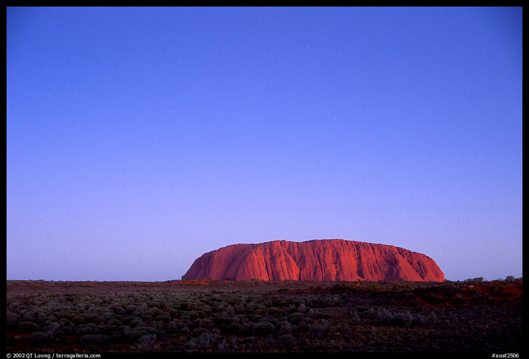 Dusk, Ayers Rock. Uluru-Kata Tjuta National Park, Northern Territories, Australia