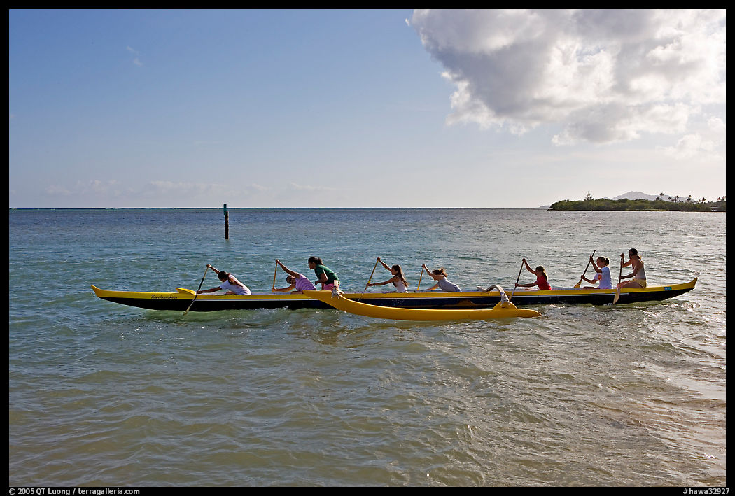 Outrigger canoe, Maunalua Bay, late afternoon. Oahu island, Hawaii, USA