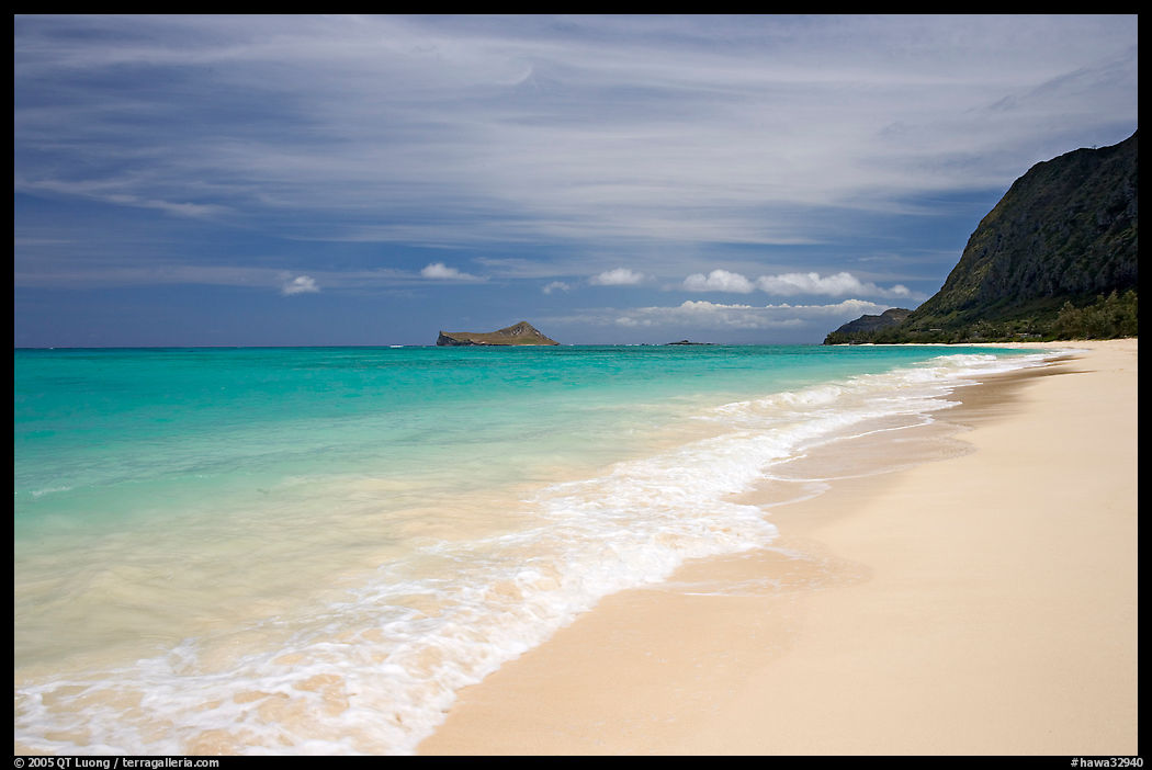 Sand, turquoise waters, and pali, Waimanalo Beach. Oahu island, Hawaii, USA