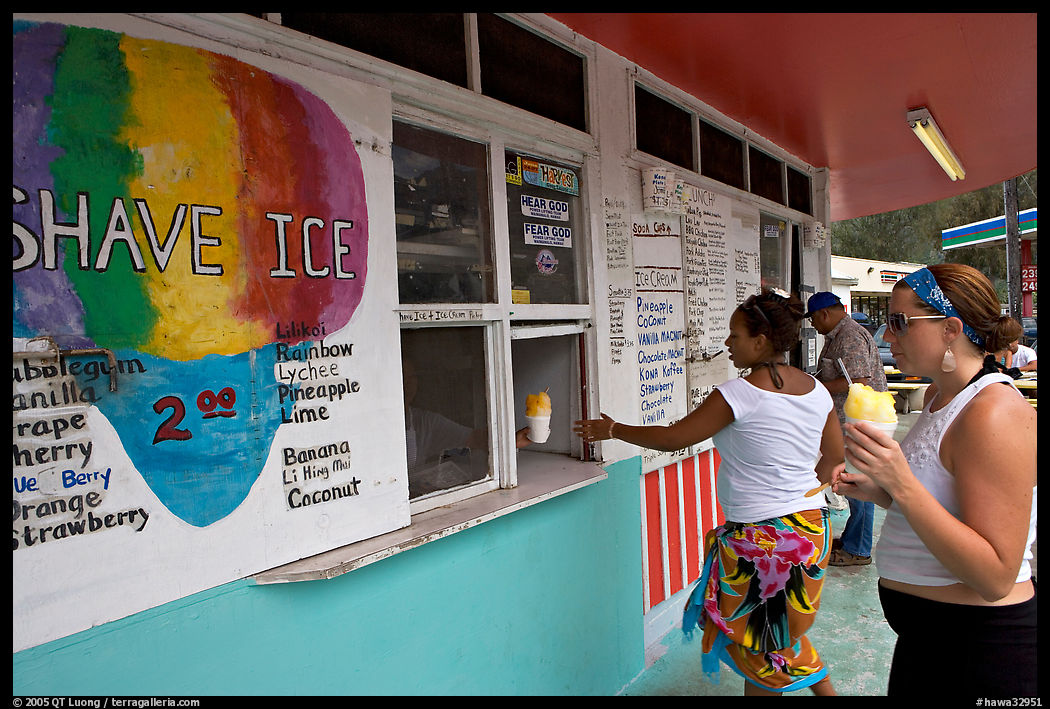 Women ordering shave ice, Waimanalo. Oahu island, Hawaii, USA