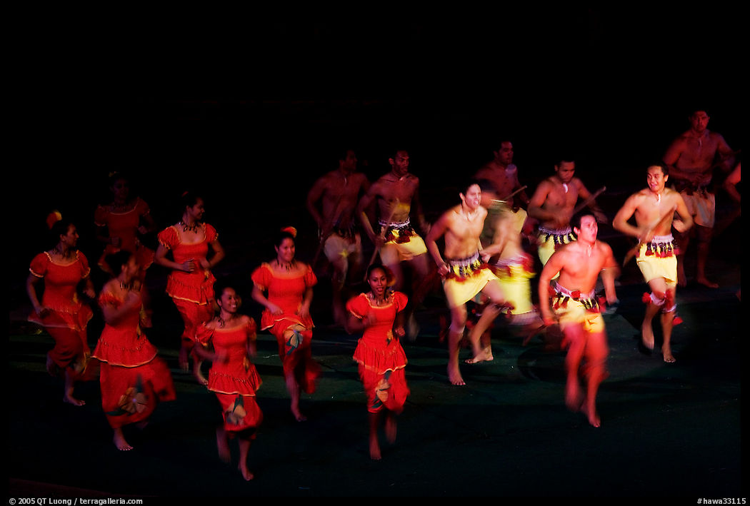 Samoa islanders performing a slap dance. Polynesian Cultural Center, Oahu island, Hawaii, USA