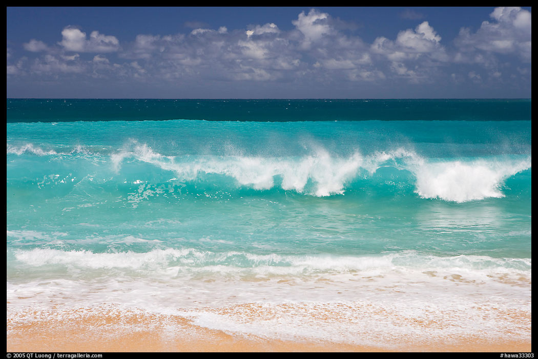 Breaking wave and turquoise waters, Haena Beach Park. North shore, Kauai island, Hawaii, USA