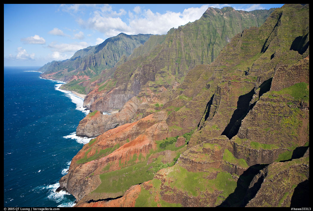 Aerial view of coastline, Na Pali Coast. Kauai island, Hawaii, USA