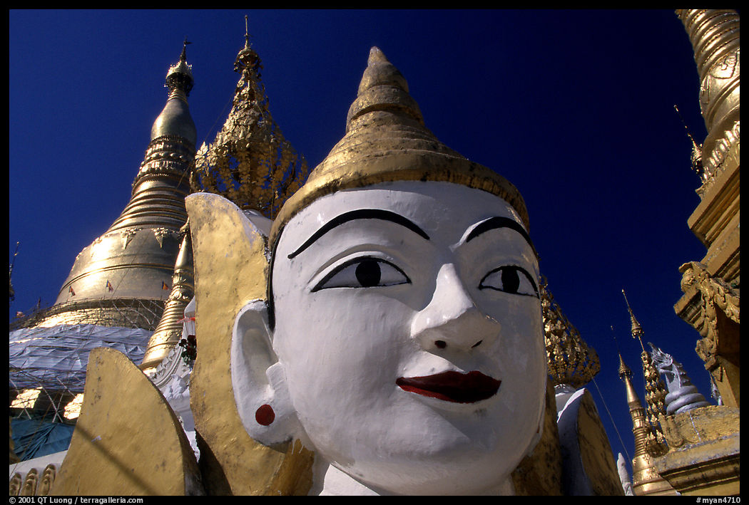 Planetery post, Shwedagon Paya. Yangon, Myanmar