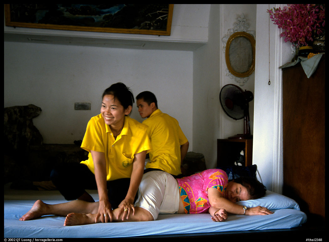Traditional thai massage in the leading traditional thai medicine center of Wat Pho. Bangkok, Thailand