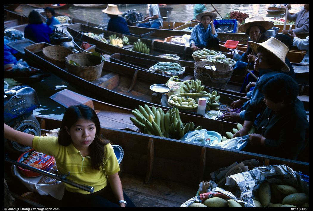 Floating market. Damonoen Saduak, Thailand