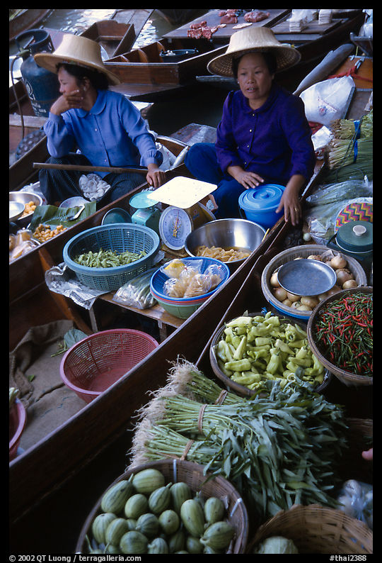 Floating market. Damonoen Saduak, Thailand