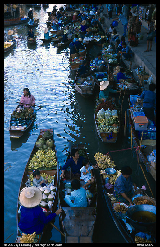 Floating market. Damonoen Saduak, Thailand