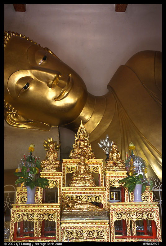 Reclining buddha in Phra Pathom Wat. Nakkhon Pathom, Thailand