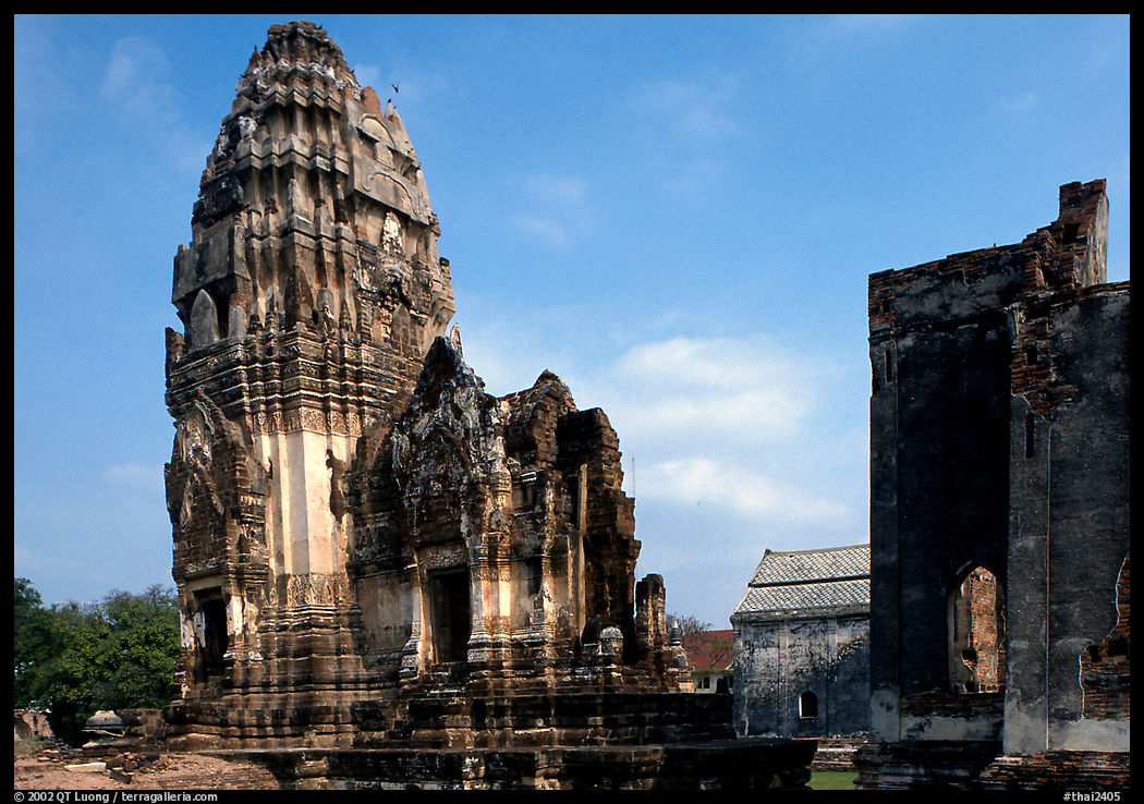 Ruins in classic Khmer-Lopburi style. Lopburi, Thailand