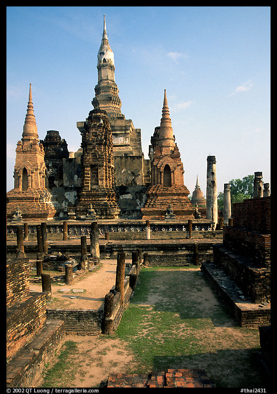 Central portion of the Wat Mahathat complex. Sukothai, Thailand