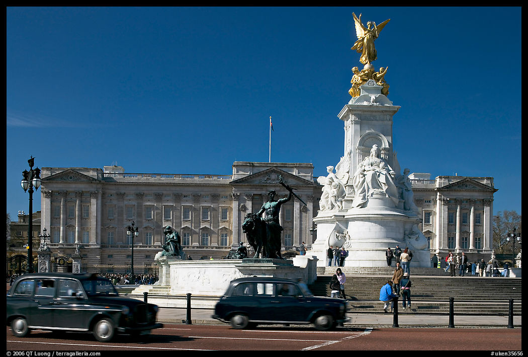 Victoria memorial and Buckingham Palace, mid-morning. London, England, United Kingdom