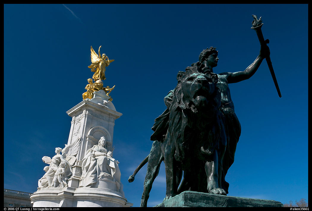 Statues in front of Buckingham Palace. London, England, United Kingdom