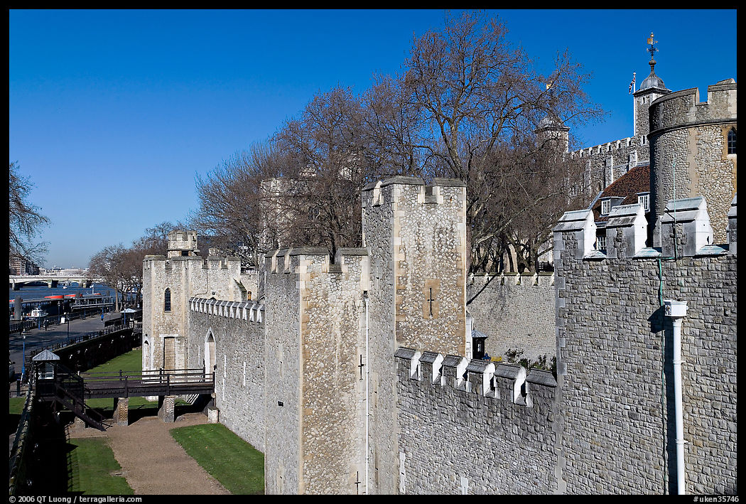 Rampart with crenallation,  Tower of London. London, England, United Kingdom