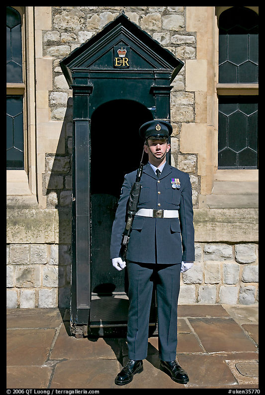 Sentry posted in front of the Jewel House in the Tower of London. London, England, United Kingdom