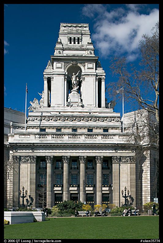Lawn and monument honoring sailors lost at sea. London, England, United Kingdom