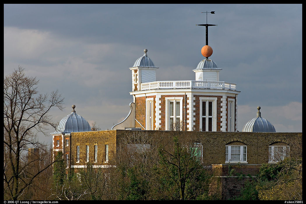 Red Time Ball on top of Flamsteed House, one of the world's first visual time signals. Greenwich, London, England, United Kingdom
