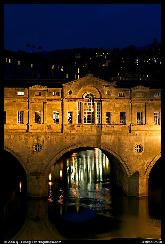 Central section of Pulteney Bridge, covered by shops,  at night. Bath, Somerset, England, United Kingdom