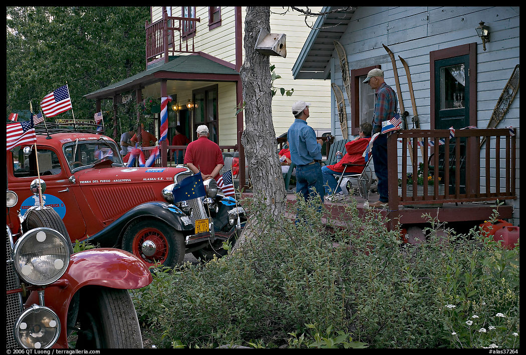 Vintage cars and houses on main street. McCarthy, USA