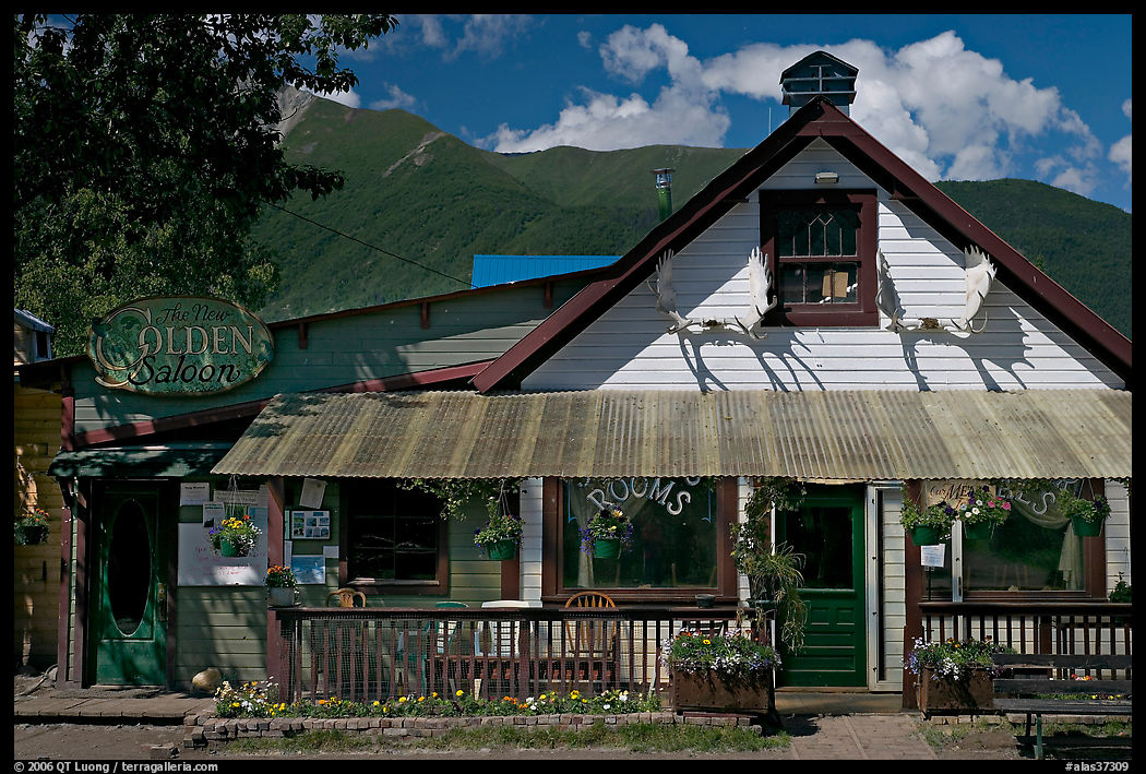 McCarthy lodge. McCarthy, USA