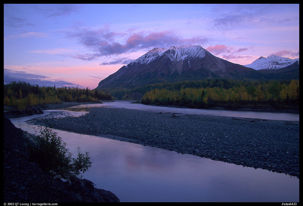 Matanuska River and Chugach mountains at sunset. Glenn Highway, Central Alaska, USA