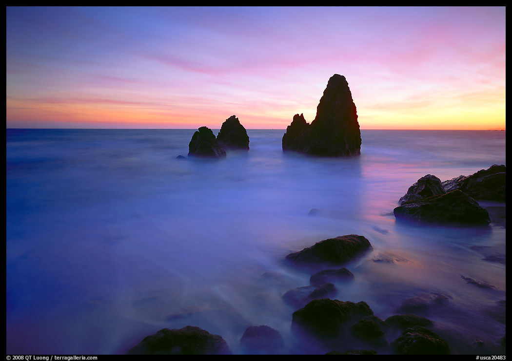 Seastacks and rocks, sunset, Rodeo Beach. SF Bay area, California, USA