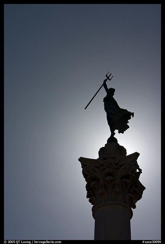 Memorial statue celebrating Admiral Dewey's victory over the Spanish Navy during the Spanish-American War. San Francisco, California, USA