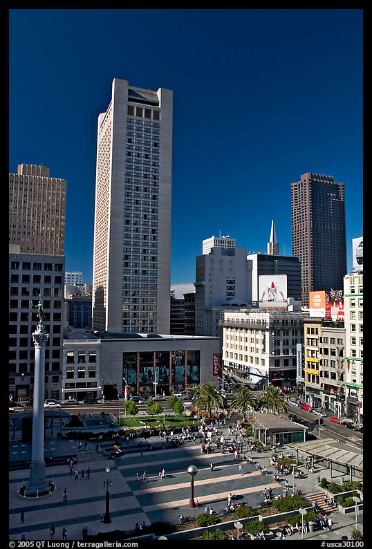 Union Square, the heart of the city's shopping district, afternoon. San Francisco, California, USA