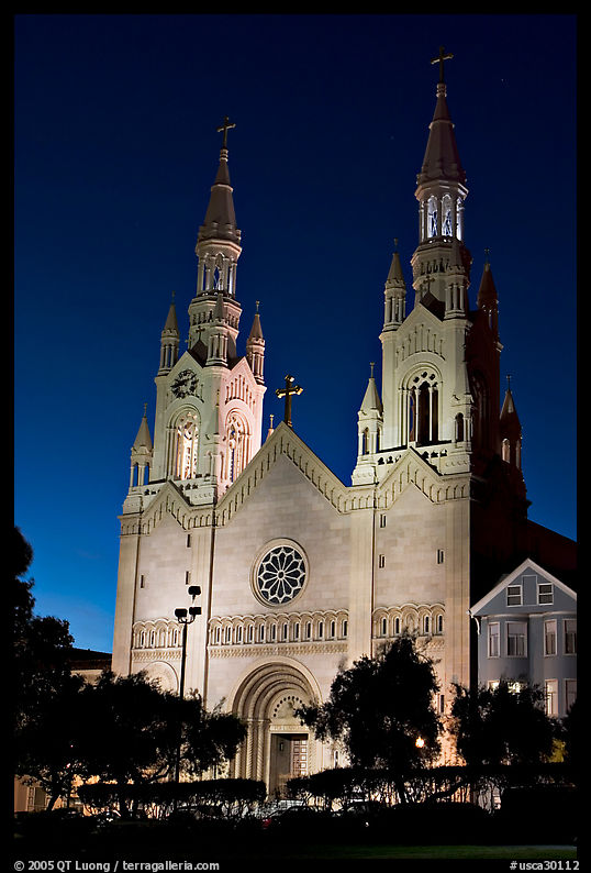 St Peter and Paul Church at night, Washington Square,. San Francisco, California, USA