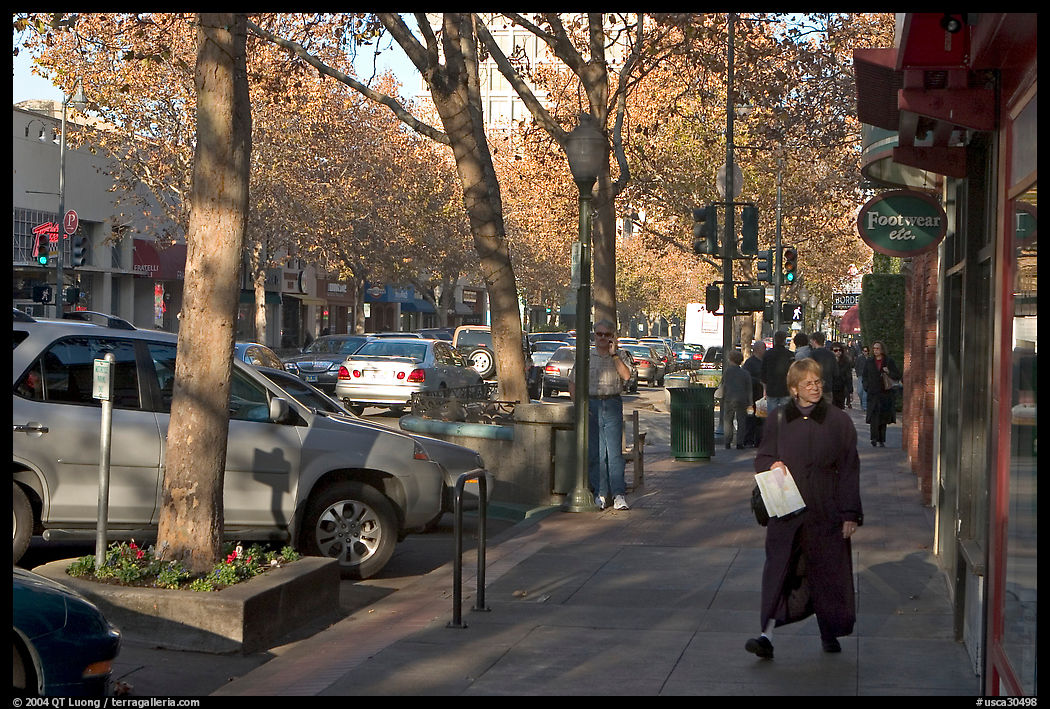 The main street of Palo Alto, University Avenue, in fall. Palo Alto, SF Bay area, California, USA