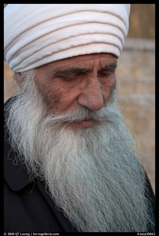 Sikh priest, Sikh Gurdwara Temple. San Jose, California, USA