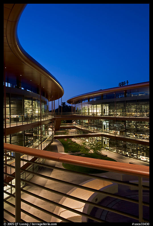 James Clark Center, home to multidisciplinary  program in biology, dusk. Stanford University, SF Bay area, California, USA