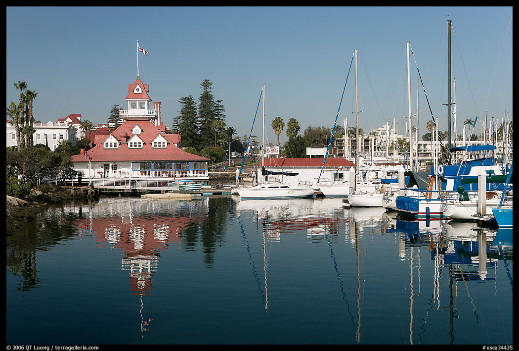 Harbor and boathouse restaurant, Coronado. San Diego, California, USA