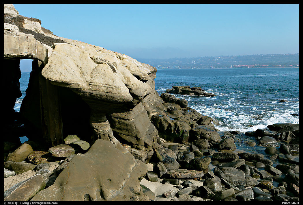 Coasline with seacave at the Cove. La Jolla, San Diego, California, USA