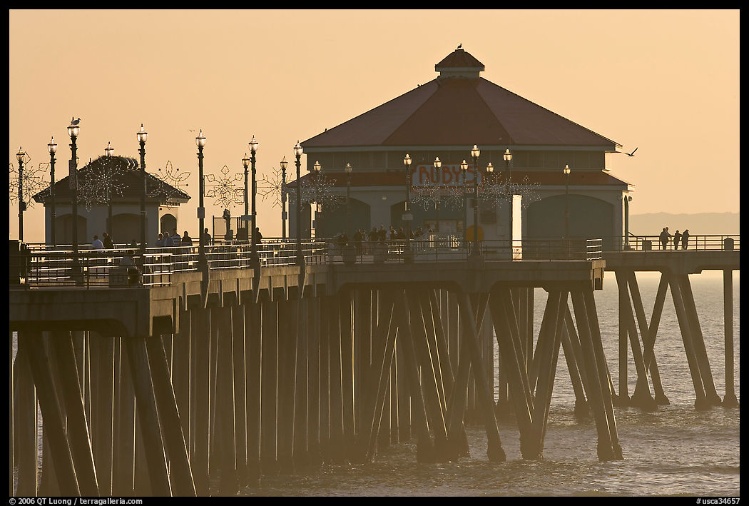 Huntington Pier, late afternoon. Huntington Beach, Orange County, California, USA