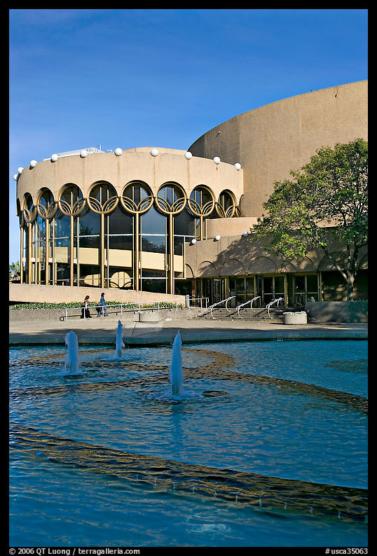 Basin and center for performing arts, late afternoon. San Jose, California, USA
