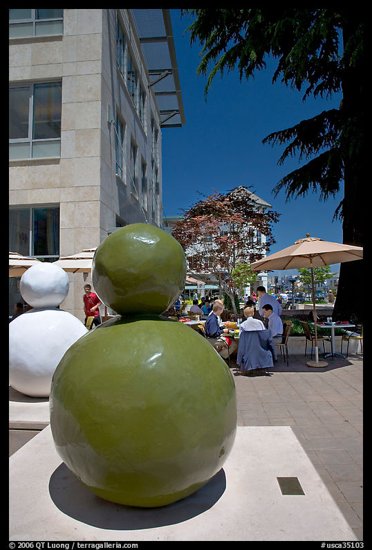 Sculpture  and outdoor restaurant terrace, Castro Street, Mountain View. SF Bay area, California, USA