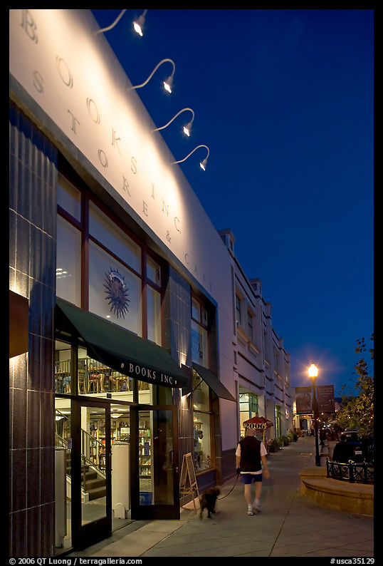 Books Inc bookstore and cafe at night, Castro Street, Mountain View. SF Bay area, California, USA